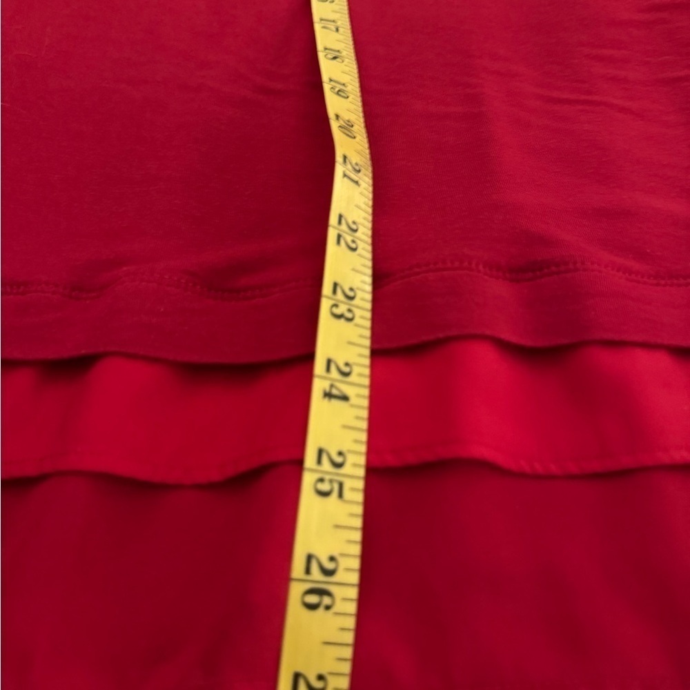 White House Black Market rayon/spandex top, scoop neck. Size S. Red - Picture 10 of 10
